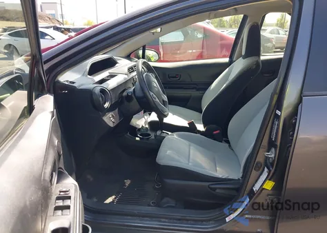 2016 Toyota Prius C One из США, поврежденный, VIN JTDKDTB36G1126552